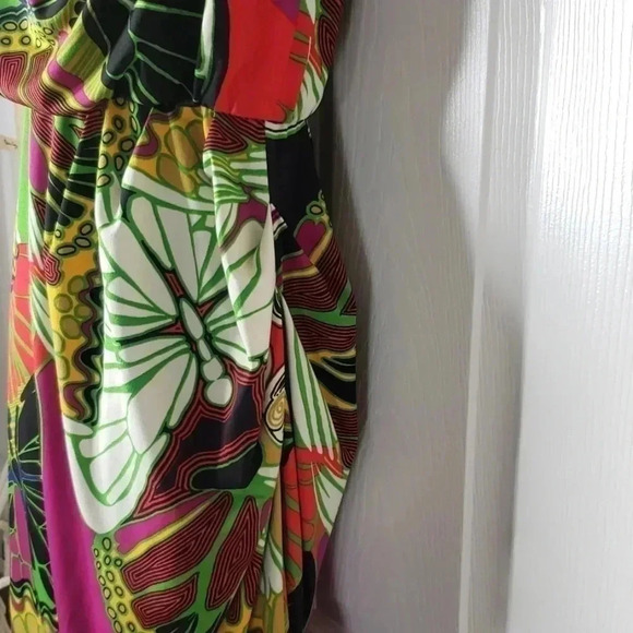 Alfani Multi Colored Dress w/ Rushing | Size 8 - Picture 2 of 5